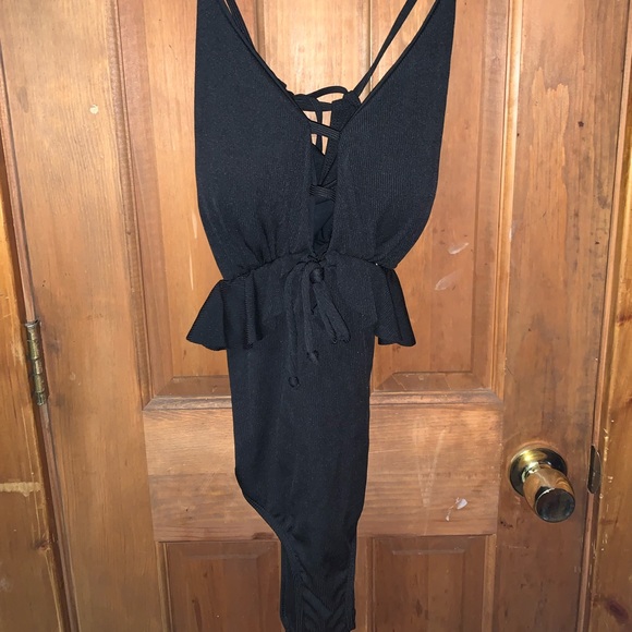 Black one piece - Picture 4 of 6
